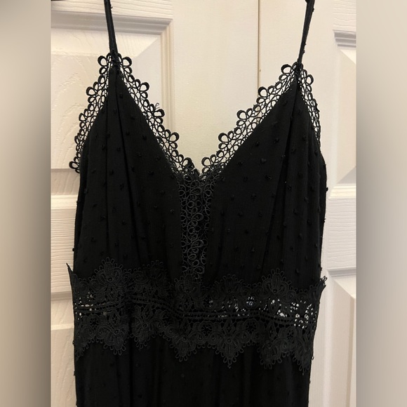 Black Lulus jumpsuit - Picture 3 of 7